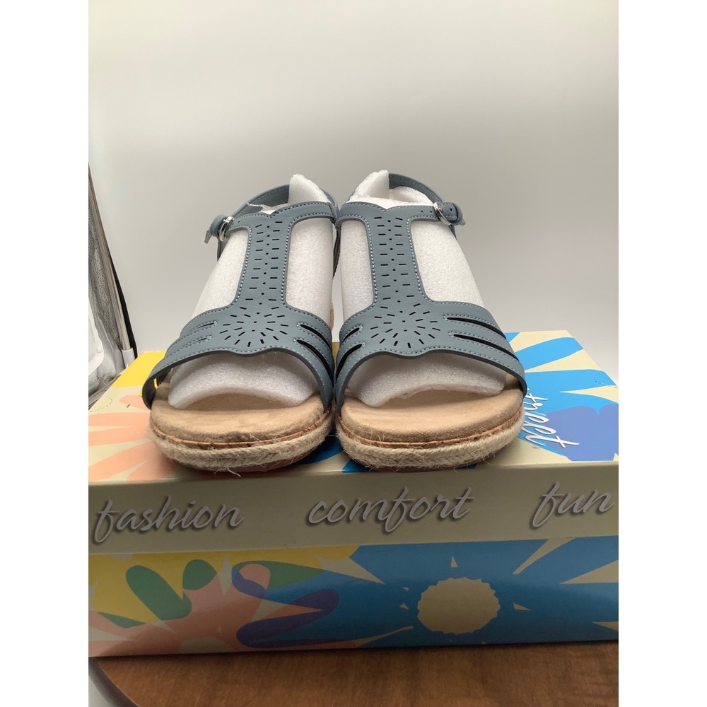 Easy Street Dorinda Blue Laser Cut Wedge Sandals Espadrille 8.5 M 31-6730
